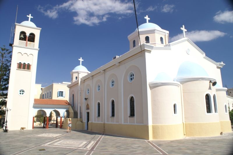 Kos. Kostol neďaleko autobusovej stanice