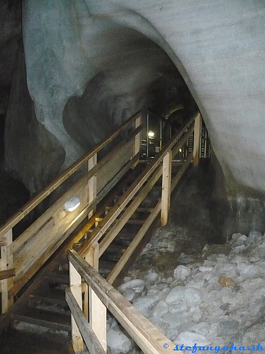 Dobšinská ľadová jaskyňa (2007). Vstup z ľadového tunela