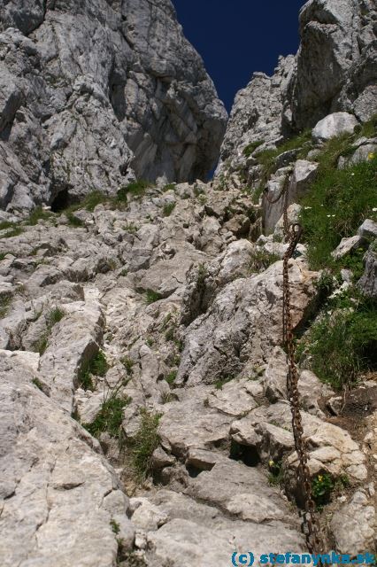 Hochschwab, ferata G-Hackt - za rebríkom nasledoval úsek zabezpečený rebríkmi, reťazami, lanom, tyčami...