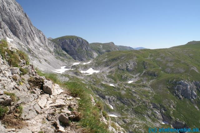 Vľavo juhovýchodné steny Hochschwabu a Trawiessattel pod nimi