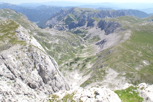 Pohľad z Hochschwabu na Trawies Satel a Seetal