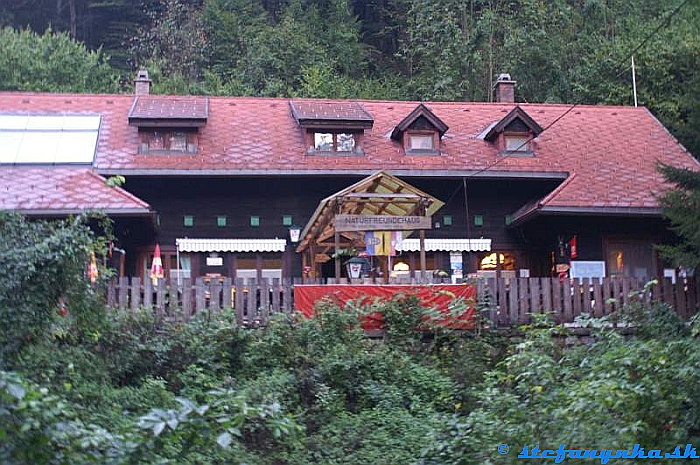 Weichtalklamm - chata Weichtalhaus tu výlet na Schneeberg začínal aj končil