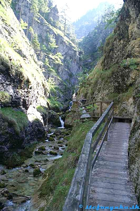 Wasserlochklamm - prvé mostíky