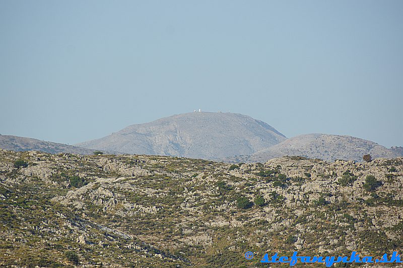 Hvezdáreň Skinakas (dostupná z cesty Anogia - planina Nida)