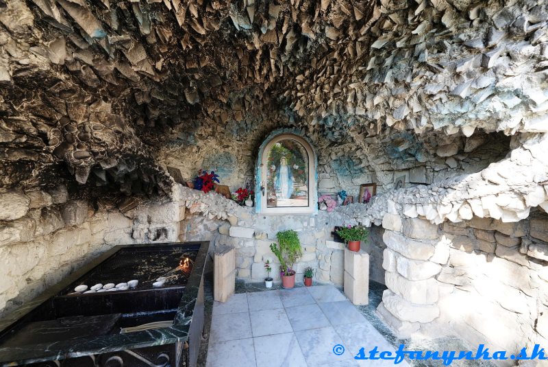 Larnaka. St Mary of Graces Catholic Church - Terra Santa Larnaka. St Mary of Graces Catholic Church - Terra Santa