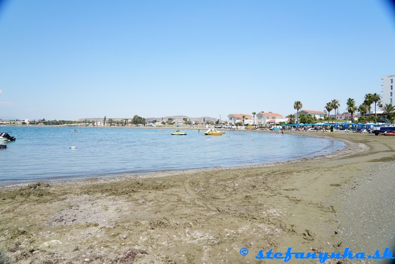 Pyla. Od Sandy Beach smerom na Oroklini (Voroklini) a Larnaku Pyla. Od Sandy Beach smerom na Oroklini (Voroklini) a Larnaku
