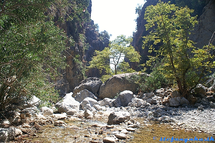 Pohľad na zával v Sarakina gorge zhora