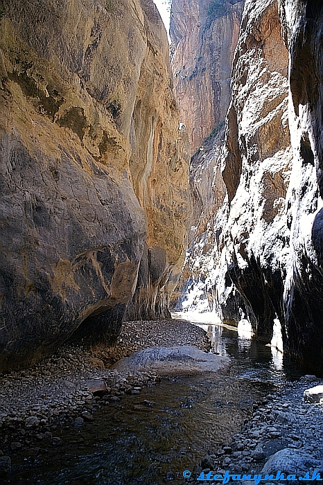 To, čo som si v Sarakina gorge nevšimol cestou hore