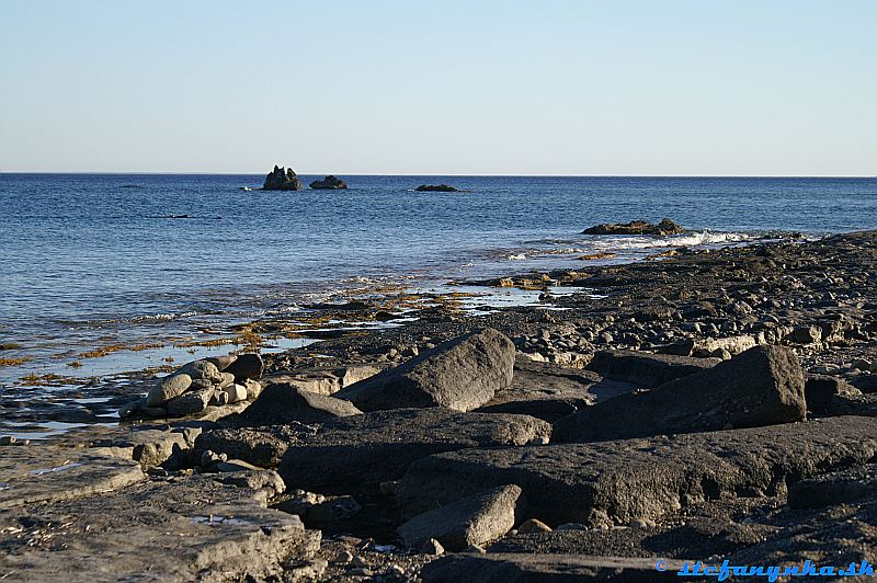 Blue Sea. Pláž smerom na východ