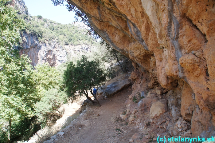 Agios Antonios gorge, Kréta, Stefanynka, Pod previsom s vyhliadkou. 