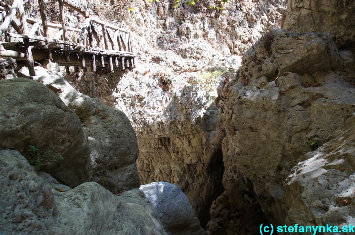 Agios Antonios gorge, Kréta, Stefanynka, Mostík ponad roklinu