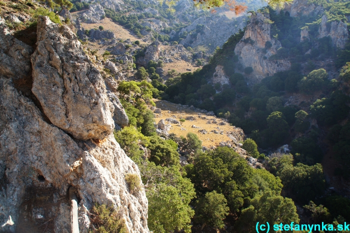 Platania gorge, Kréta, Stefanynka - pohľad z vyhliadky na planinu