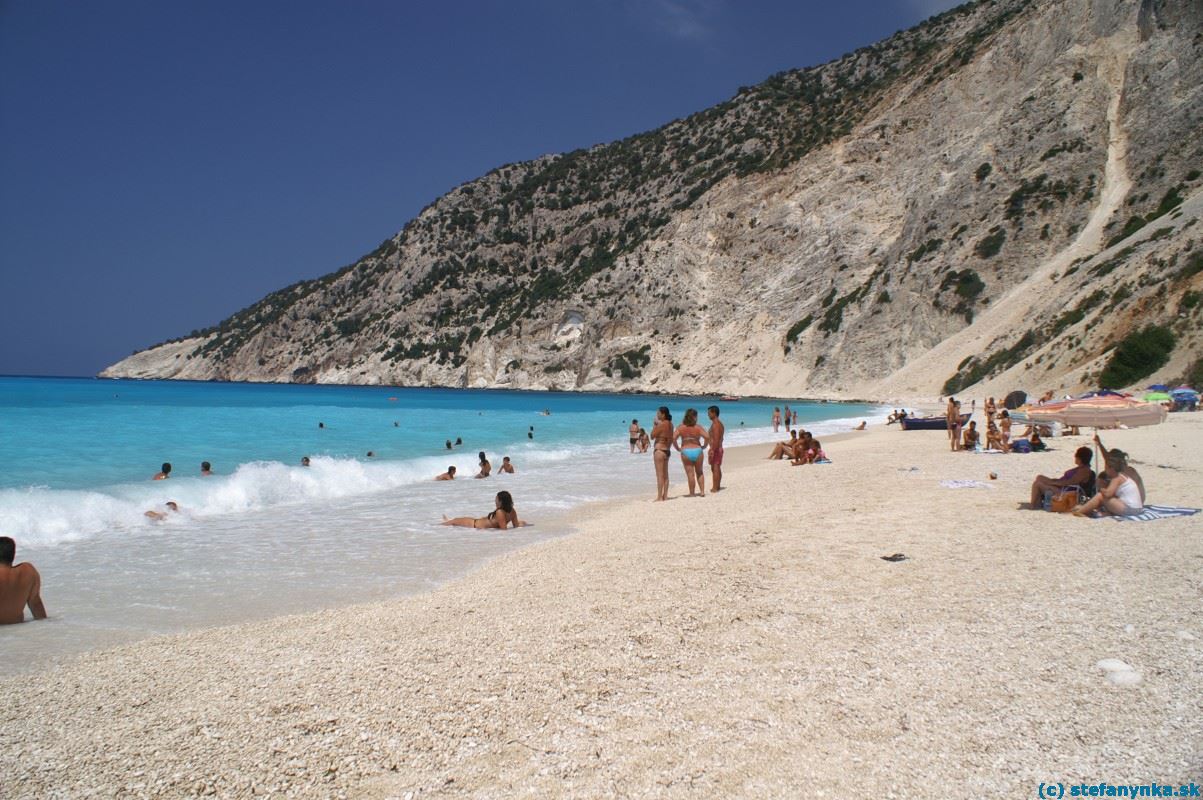 Myrtos, Kefalónia. Pohoda na pláži Myrtos