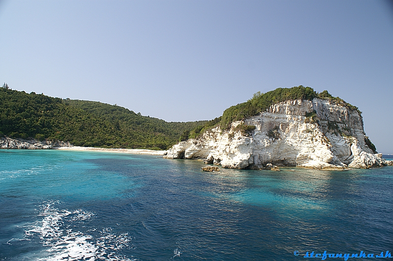 Antipaxos. Mesobrika