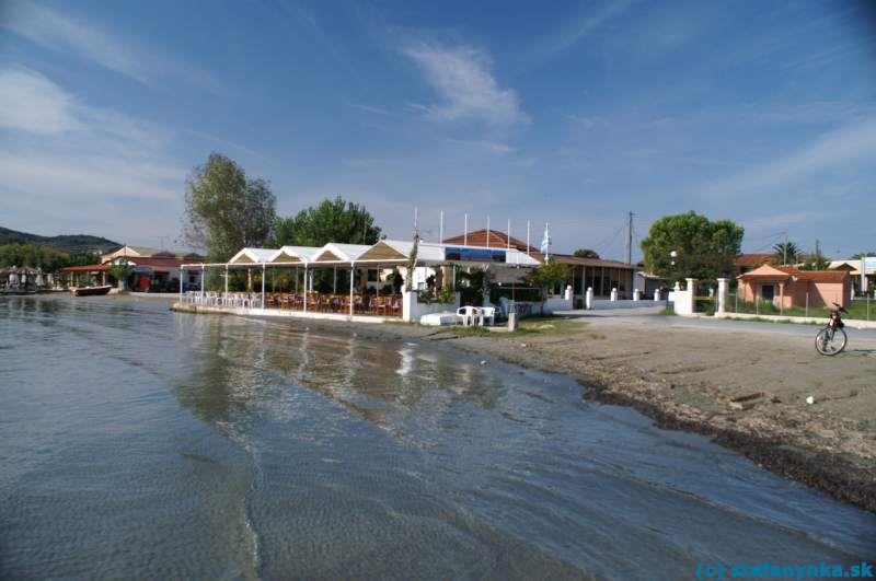 Petriti, Korfu. Šarotaverna (rybia taverna)