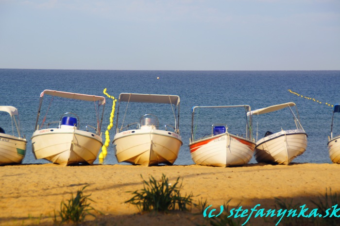 Agios Georgios north. Pred horúcim dňom