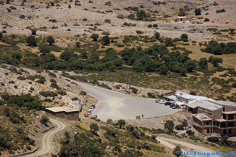 Planina Nida s parkoviskom a tavernou