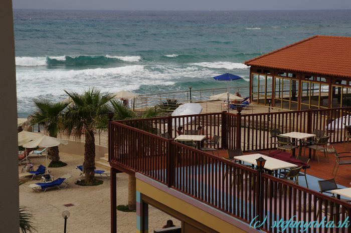 Hotel Agelia Beach, Sfakaki - náš konečný výhľad na more z balkóna nás už viac-menej uspokojil