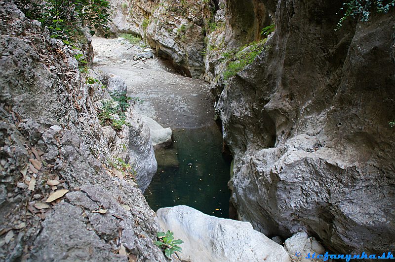 Patsos gorge (Agios Antonios), Kréta. Pohľad na bazénik od lana