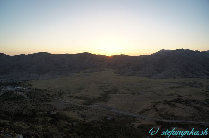 Psiloritis, Kréta - východ slnka nad planinou Nida