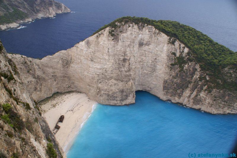 Zakyntos. Vyhliadka Navagio - pohľad na pláž s vrakom