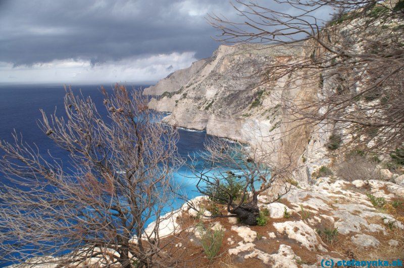 Porto Vromi, Zakynthos. Farby západného pobrežia Zakyntosu pred Porto Vromi