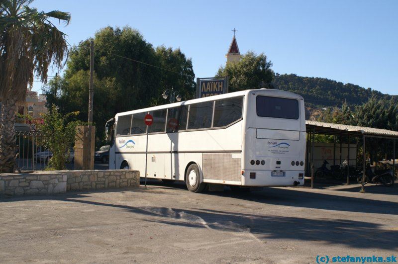 Zakynthos. Značka - neznačka. Pritom hneď vľavo bol ďaľší vjazd/výjazd a bez značky