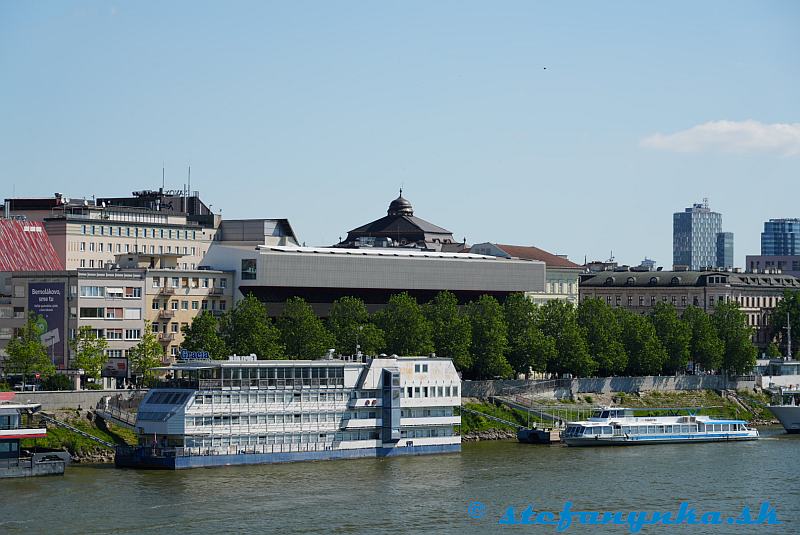 Bratislava. Slovenská národná galéria a Reduta