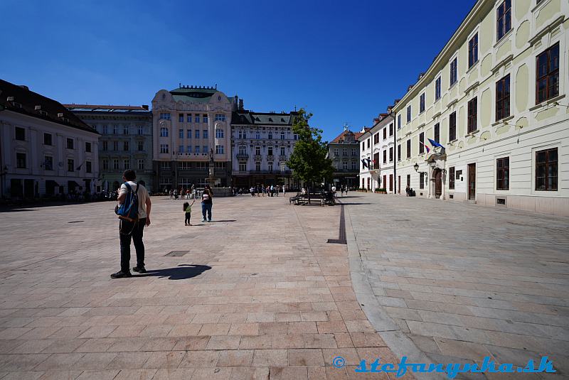 >Bratislava. Hlavné námestie