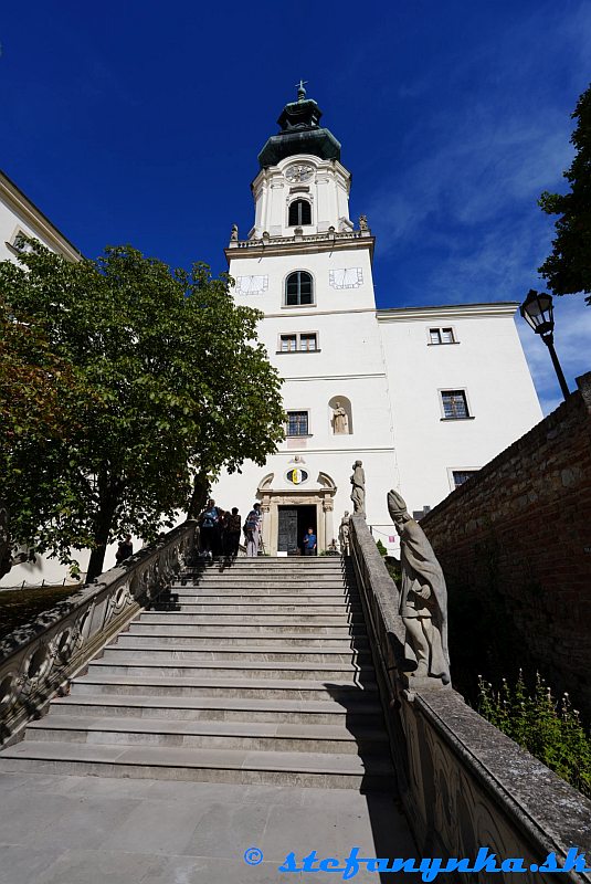 Nitra. Bazilika sv. Emeráma a Ponížená veža