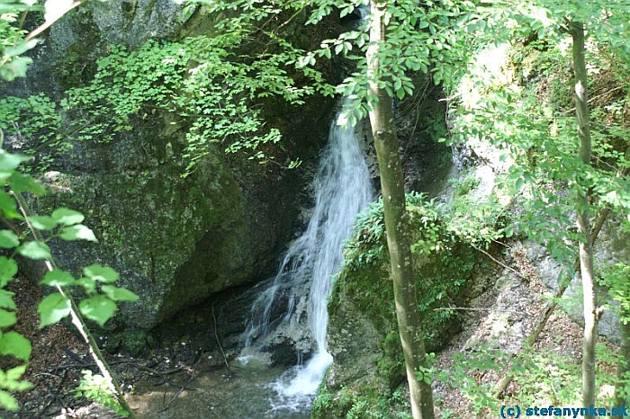 Králická tiesňava - Králický vodopád Králická tiesňava - Králický vodopád