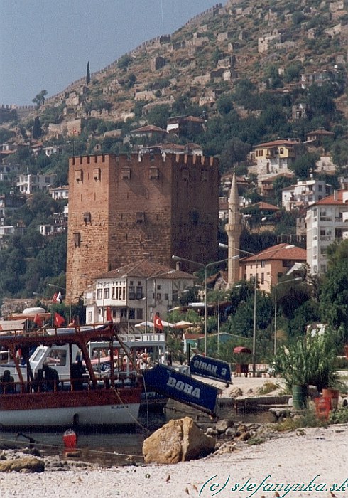 Alanya, Červená veža v prístave