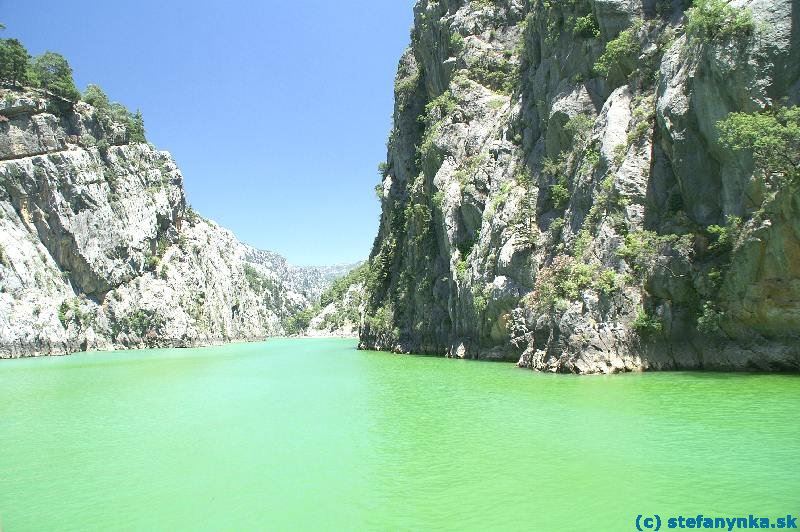 Green Canyon. Neviem, prečo má Green Canyon práve takéto meno. Žeby bol nejaký začiatočník (ako greenhorn)? Alebo naozaj od tých rozpustených  43 minerálov, ako to tuším spomínala sprievodkyňa?