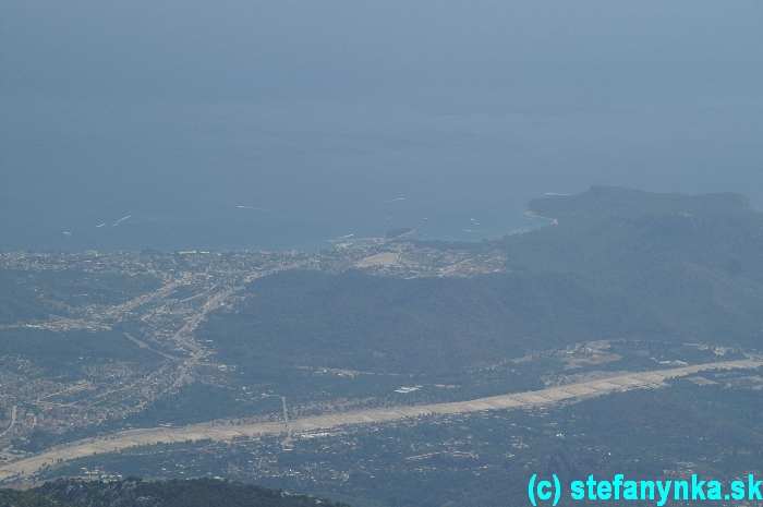 Tahtali, pohľad na Kemer (Sea to sky)