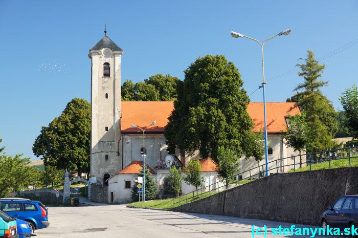 Brezová pod Bradlom, cintorín