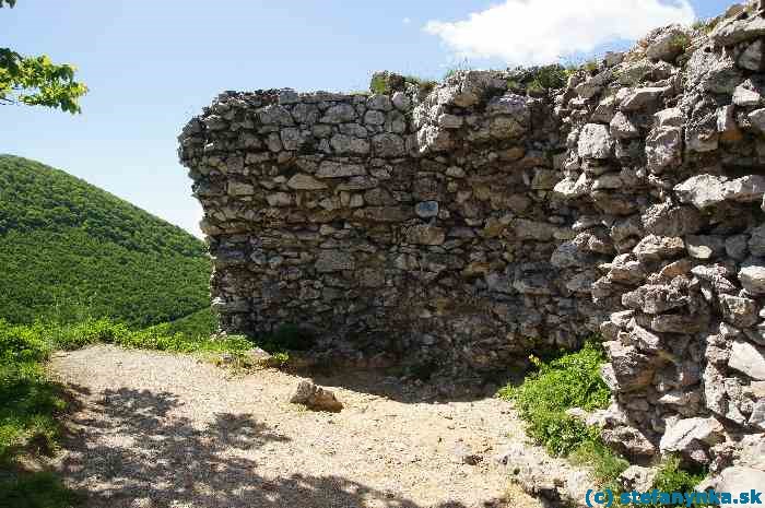 Hrad Ostrý Kameň