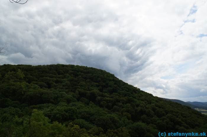 Mraky nad Roštúnom