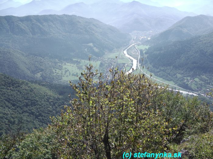 Stankovany (v popredí), Lubochňa (v pozadí) a Veľká Fatra