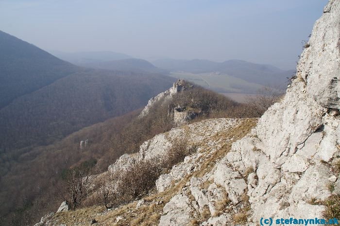 Ostrý kameň - hrad