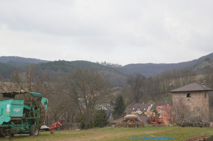 Dobrovodský hrad z Dobrej Vody