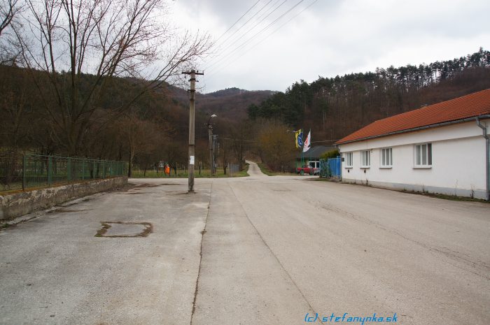 Brezová pod Bradlom - modrou na Dlhé Rovne