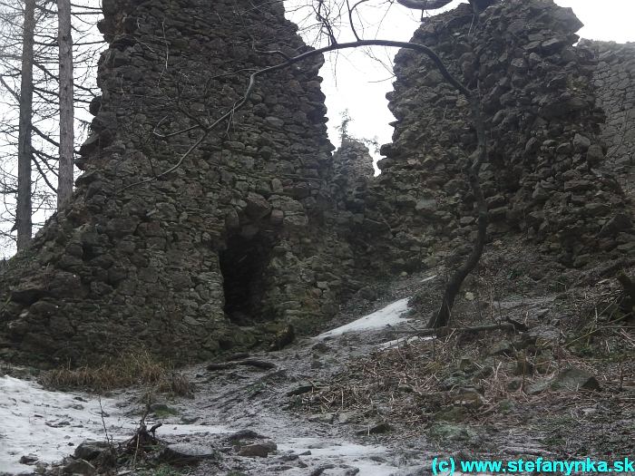 Vršatský hrad