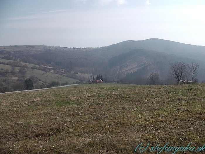 Vlčí vrch v sedielku nad domom