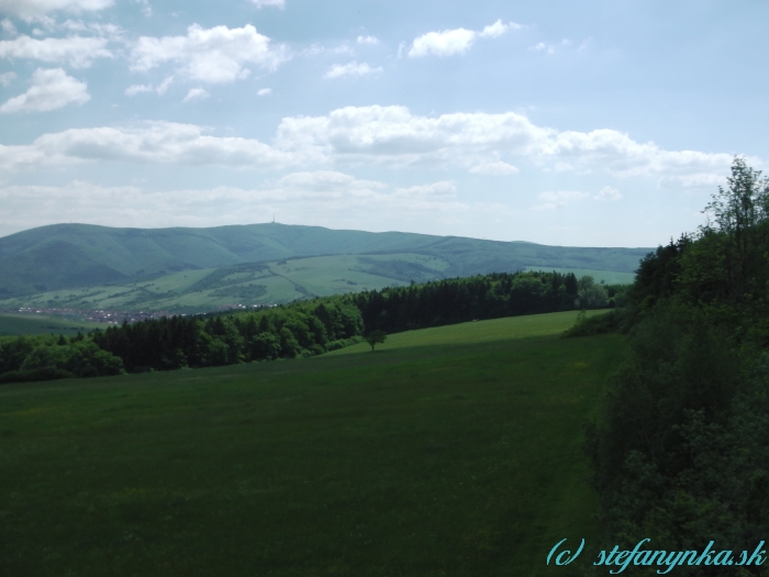 Rozhľadňa U Křížku - pohľad na Veľkú Javorinu (vysielač)