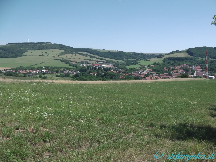 Vrbovce a Ostrý vrch (vľavo)