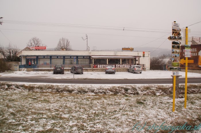 Buková. Ten Štvrťák je buď niečo ako štvrtina z niečoho, prípadne majiteľ mohol dokončiť štvrtú triedu ZŠ???