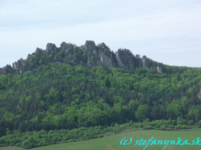 Hrad Súľov od Zrakovej pyramídy