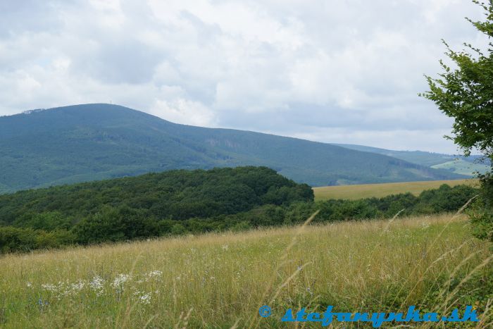 Jelenec a jeho prudké klesanie do Květnej