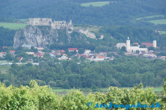 Hrad Beckov. Starý Becko asi doma nebude