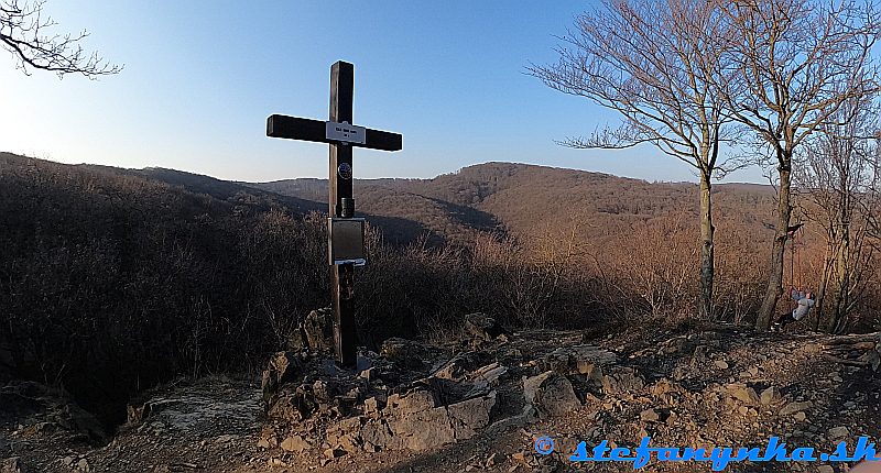 Malá Baňa, Malé Karpaty. Pohľad na Veľkú Baňu